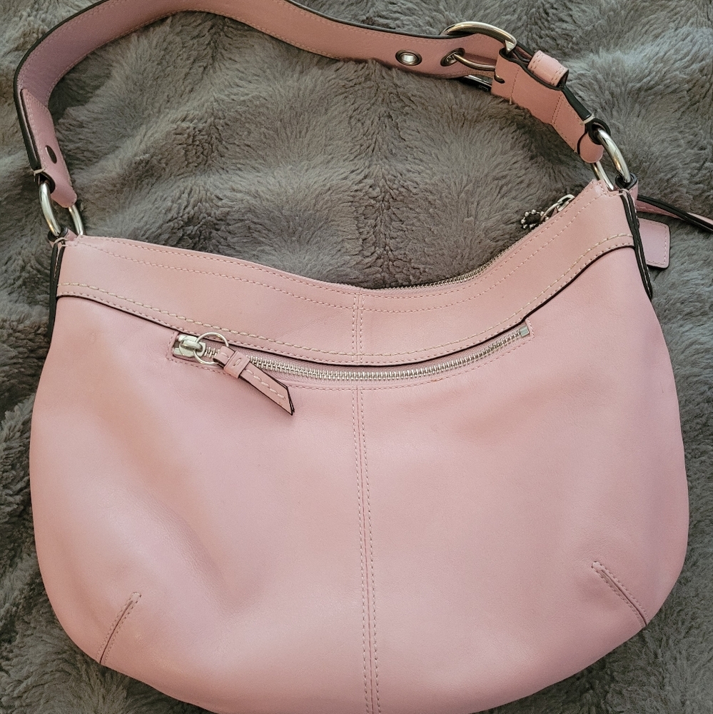 Coach pink shoulder purse 👛 💞